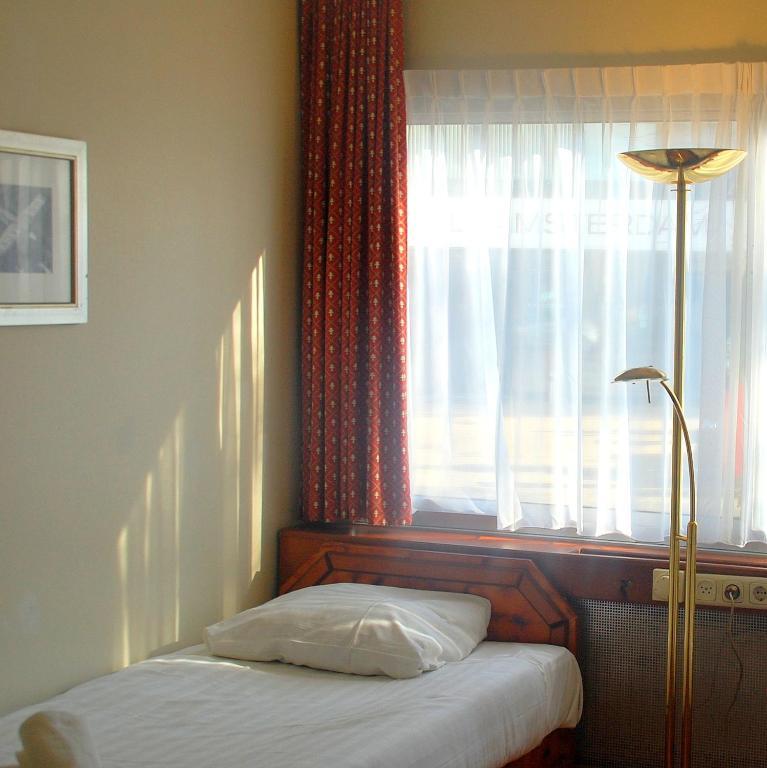 Budget Hostel Bargain Toko Amsterdam Rum bild