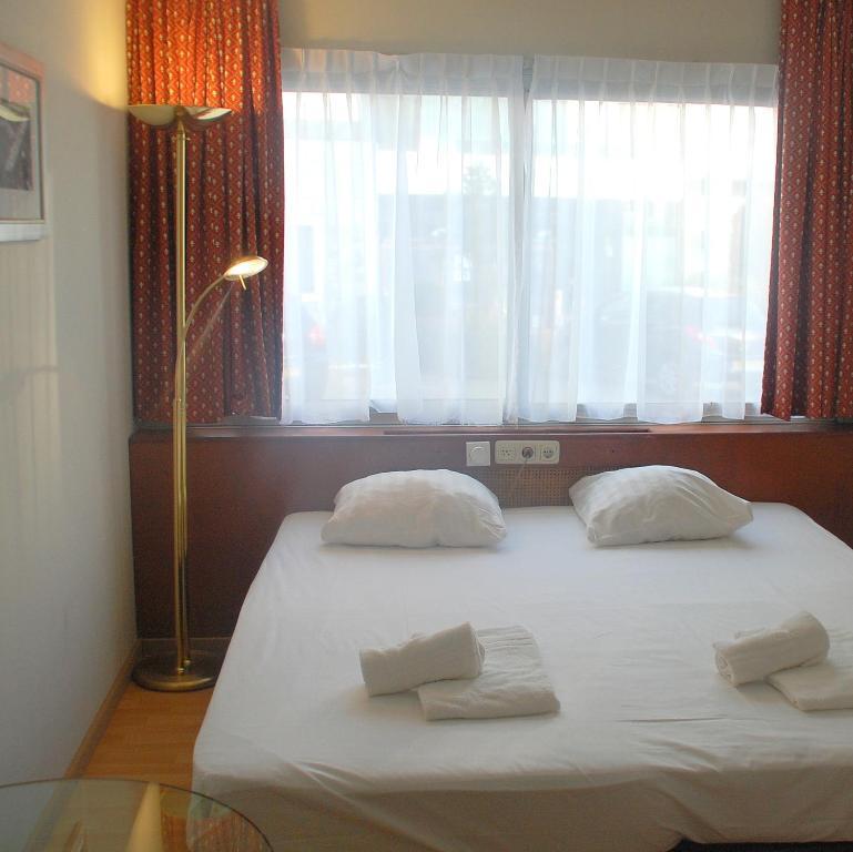Budget Hostel Bargain Toko Amsterdam Rum bild